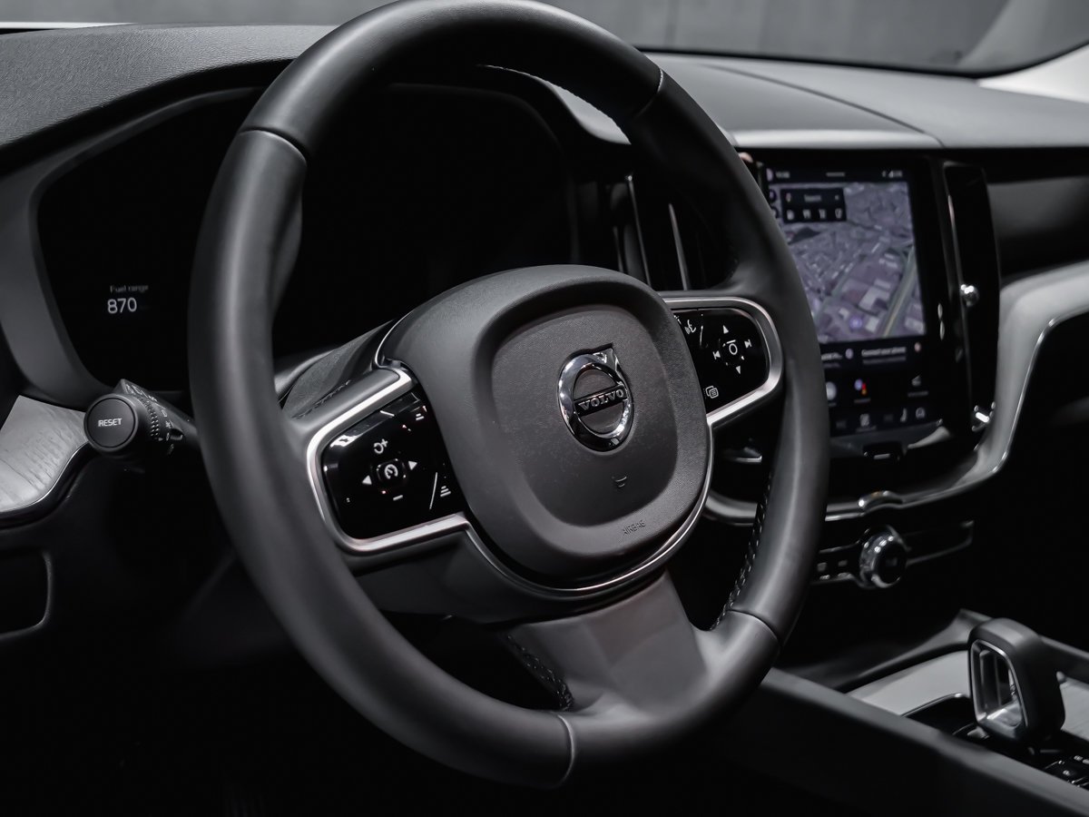 2025 Volvo XC60 B5 PLUS DARK CLIMATE White Montreal - photo #7