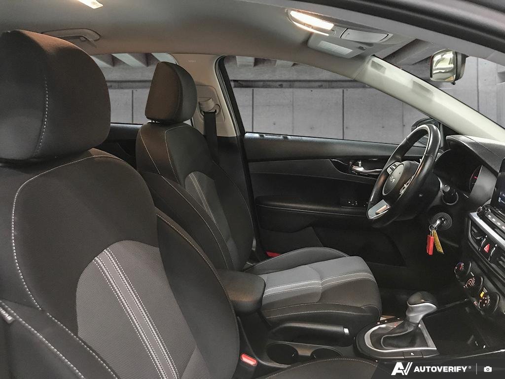 2023 Kia Forte5 2601570A | EX gray Edmonton - photo #21