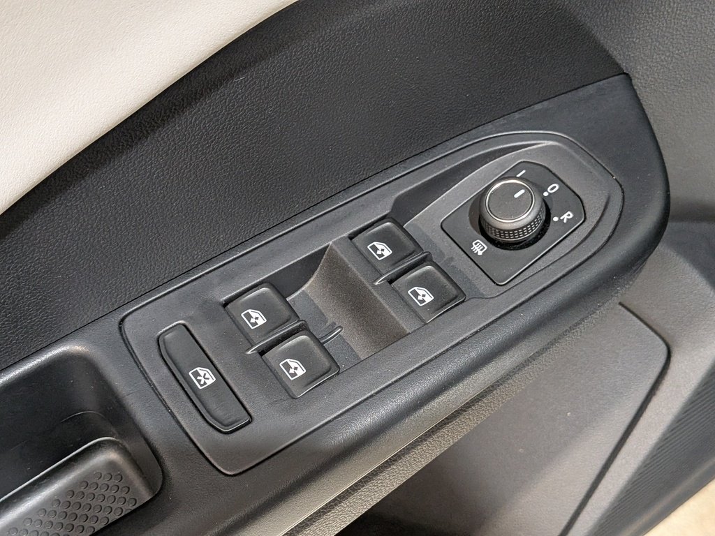 Volkswagen Taos Comfortline 4MOTION 2025 Noir Val-David - photo #34