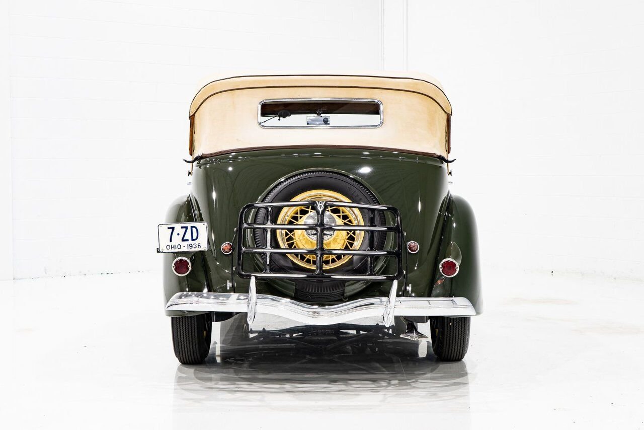 1936 Ford Model 48 Phaeton PRIX EN USD | Beautifully presented in original condition Green Montreal - photo #5