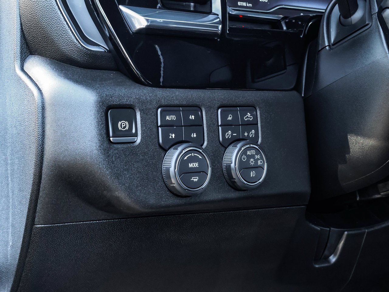 2024 Chevrolet Silverado 1500 4WD Crew Cab 147 RST White Sherwood Park - photo #20