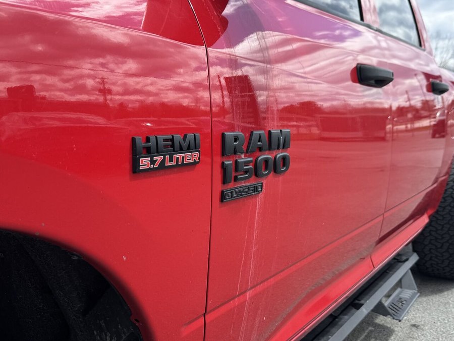 Ram 1500 Classic Express Night 2019 2019 Rouge