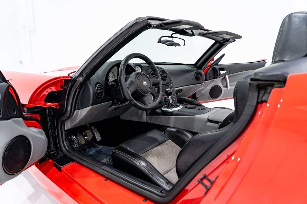 Dodge Viper Clean Title With Only 2,063 km (1,282 Miles) From New 2008 Rouge Montréal - photo #32