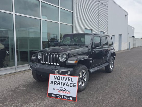Jeep Wrangler Unlimited Sahara 4x4-4 PORTE-2 TOIT-PNEU ÉTÉ NEUF-LIFT KIT 2 POUCE 2018 Noir