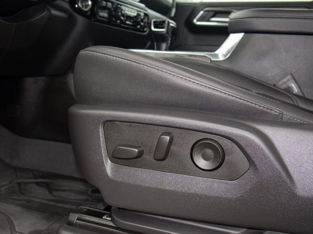 2024 Chevrolet Silverado 1500 4WD Crew Cab 147 LTZ Black Sherwood Park - photo #21