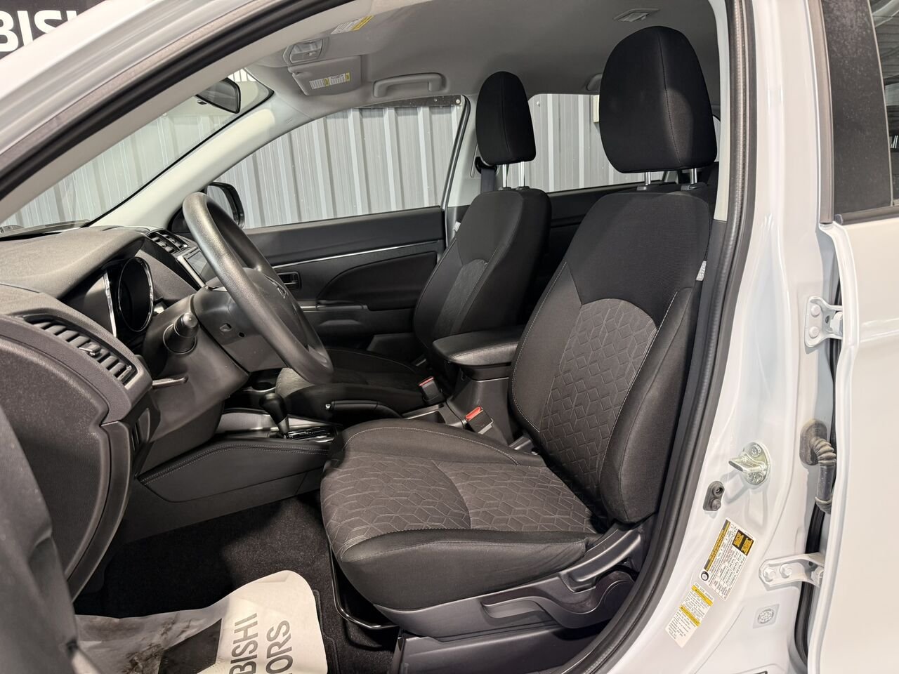 Mitsubishi RVR ES AWC 2023 Blanc Rouyn-Noranda - photo #5