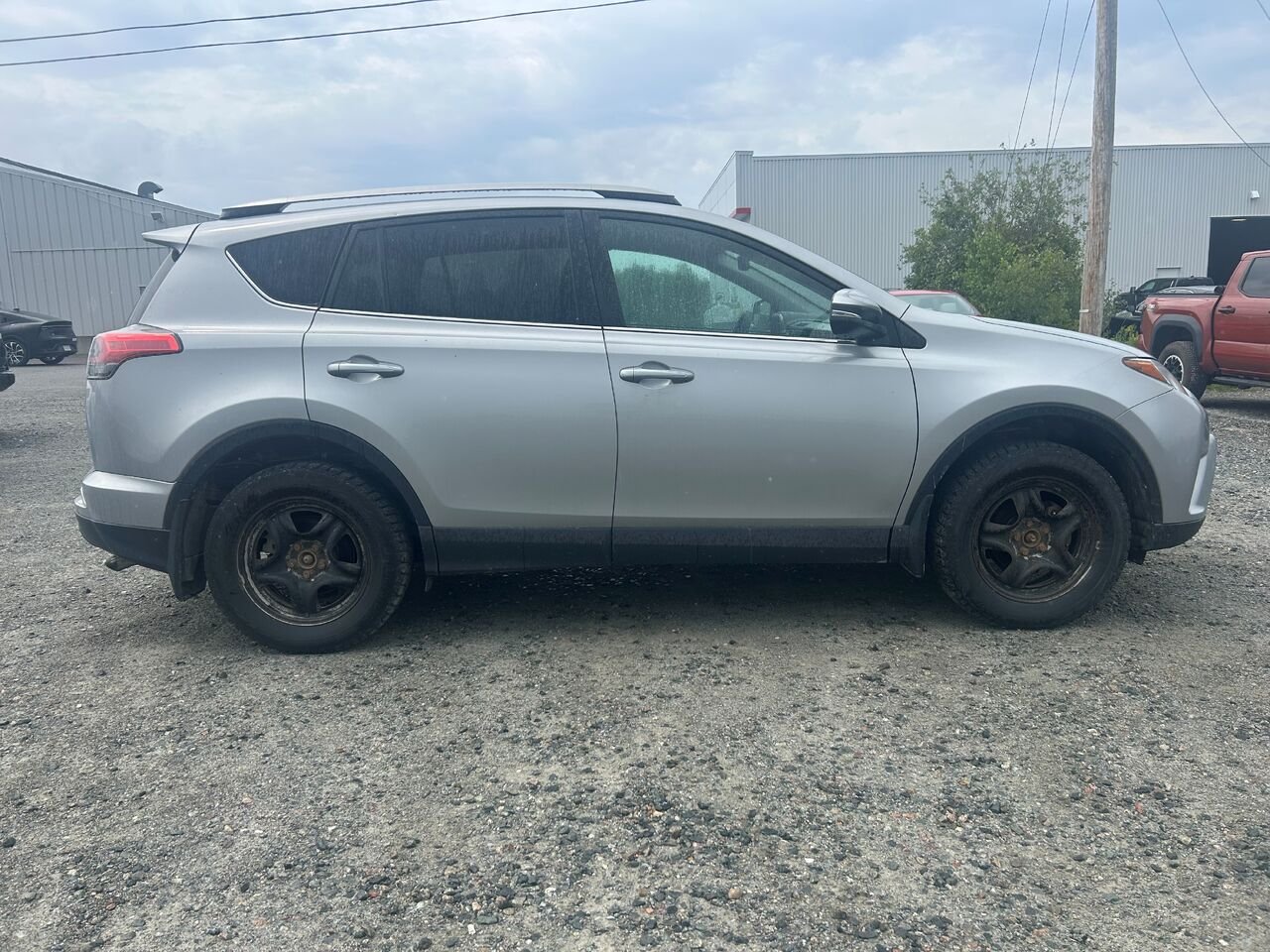 Toyota RAV4 LE TI 2018 Gris Val-d'Or - photo #1