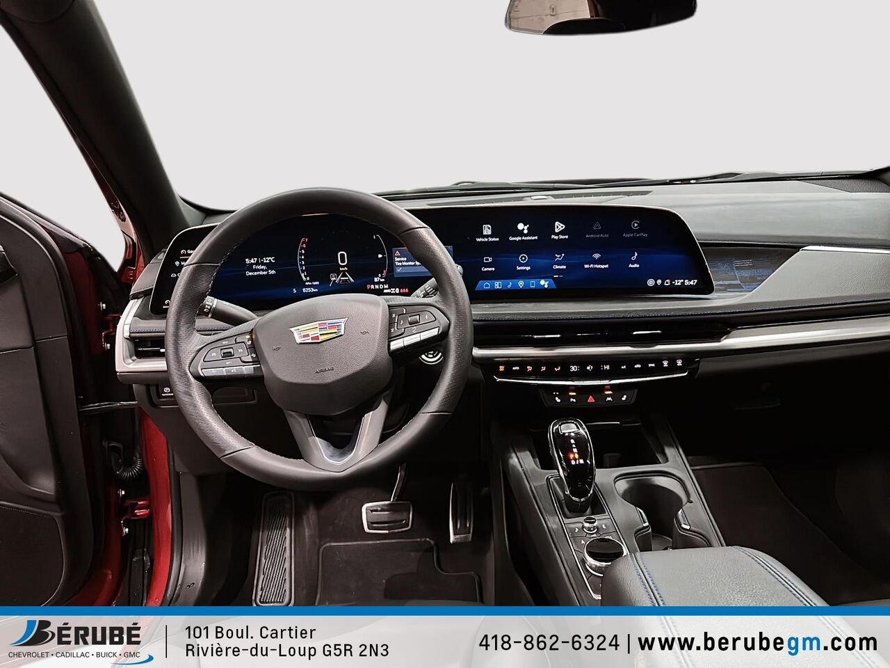 2025 CADILLAC XT4 SPORT AWD Traction intégrale, 4 portes Sport Red Rivière-du-Loup - photo #9