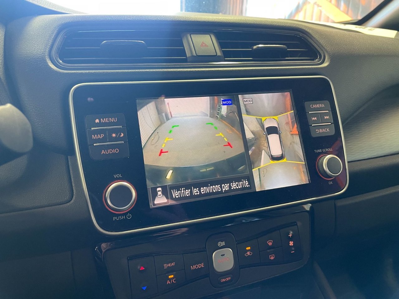 2023 Nissan LEAF SV *NAV* SIÈGES CHAUFF REG ADAPT CARPLAY ALERTES Black Saint-Jérôme - photo #8