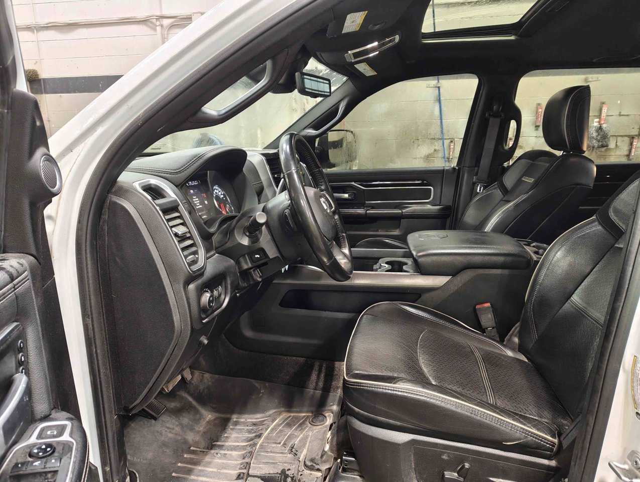 2021 Ram 2500 Laramie 4x4 Crew Cab 6'4 Box White Sherwood Park - photo #7