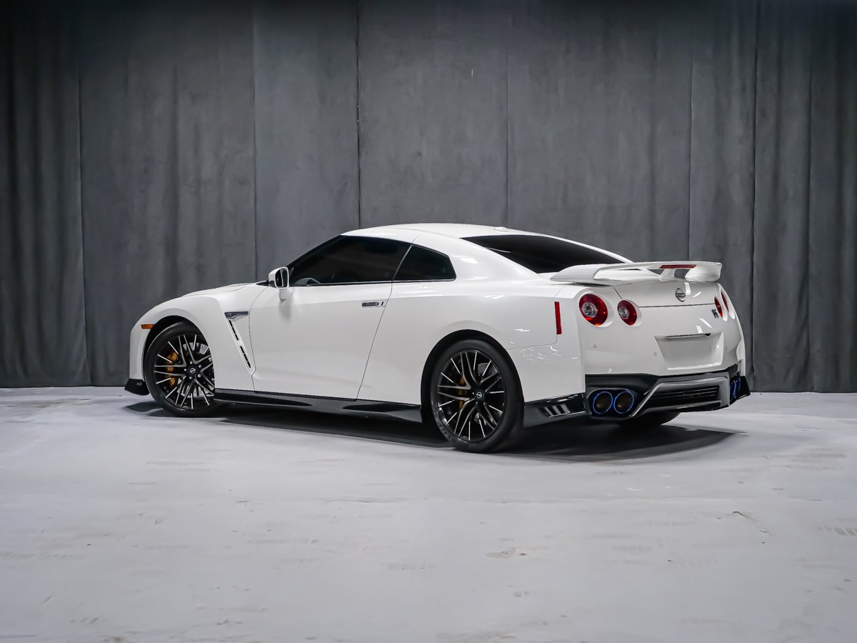 2023 Nissan GT-R PREMIUM White Montreal - photo #4