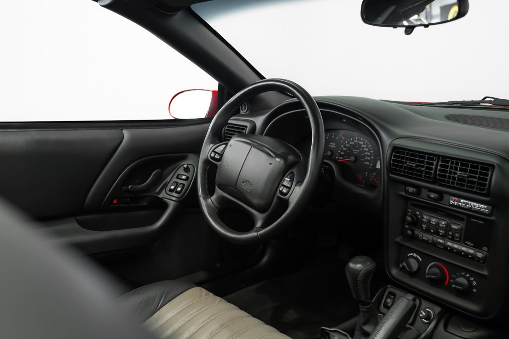 2002 Chevrolet Camaro SS PRIX EN USD *CAR IN MILES * Red Montreal - photo #12