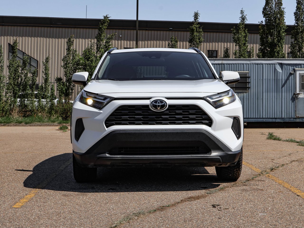 2024 Toyota RAV4 XLE AWD White Sherwood Park - photo #2