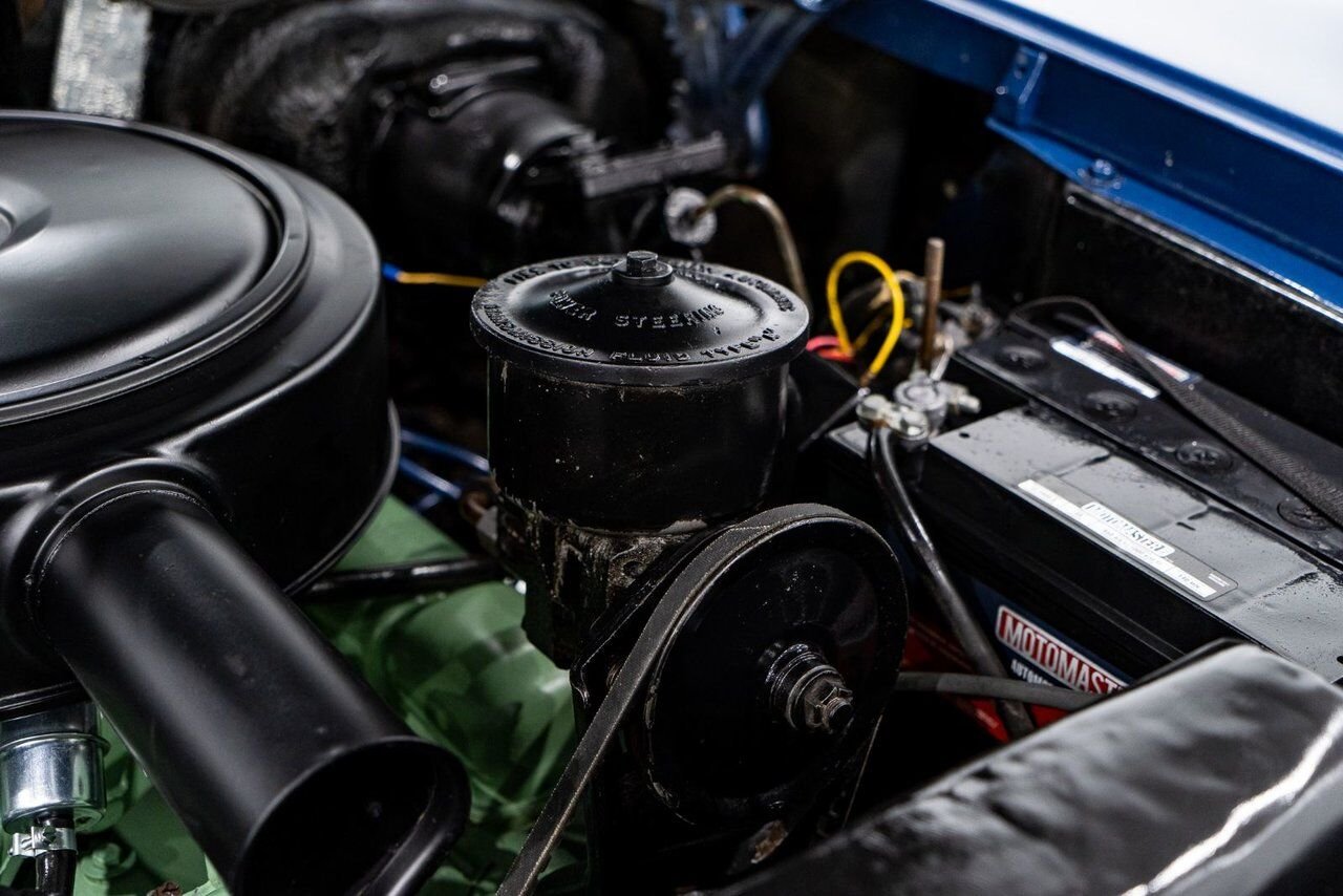 Buick Special 364/300HP NailHead 1 of only 2,056 | PRICE IN USD 1957 Bleu Montréal - photo #16