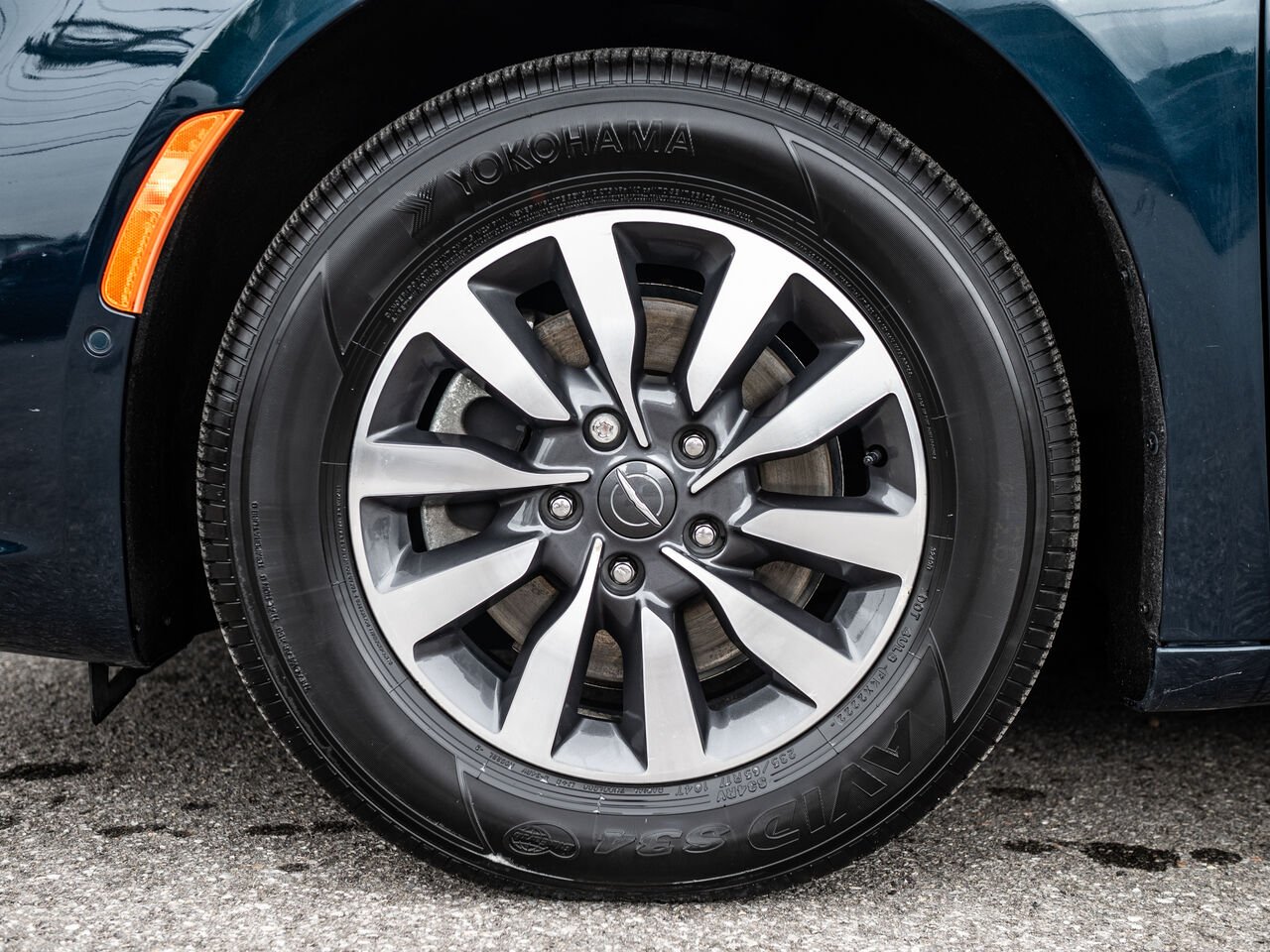Chrysler Pacifica Hybrid 2023 Bleu Sainte-Julienne - photo #11