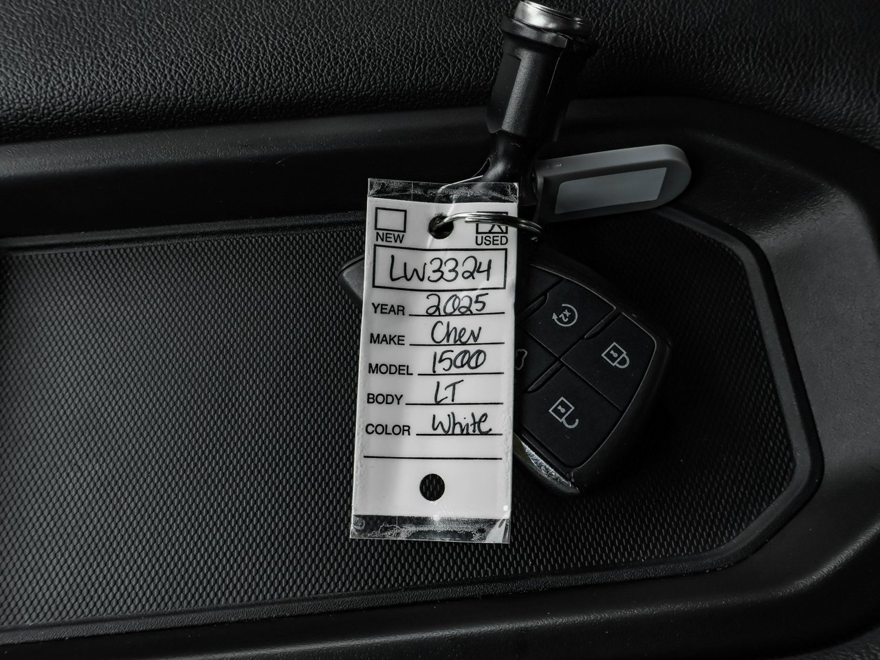 2025 Chevrolet Silverado 1500 4WD Crew Cab 147 LT White Sherwood Park - photo #30