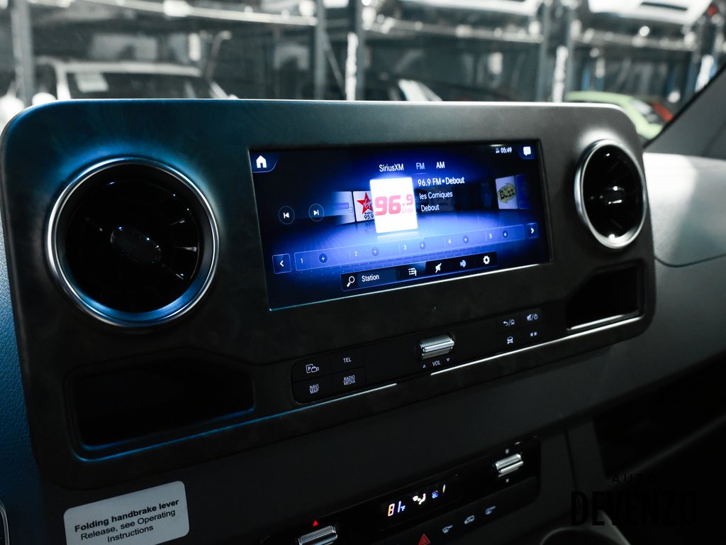 2022 Mercedes-Benz Sprinter fourgonnette utilitaire Black Saint-Eustache - photo #26