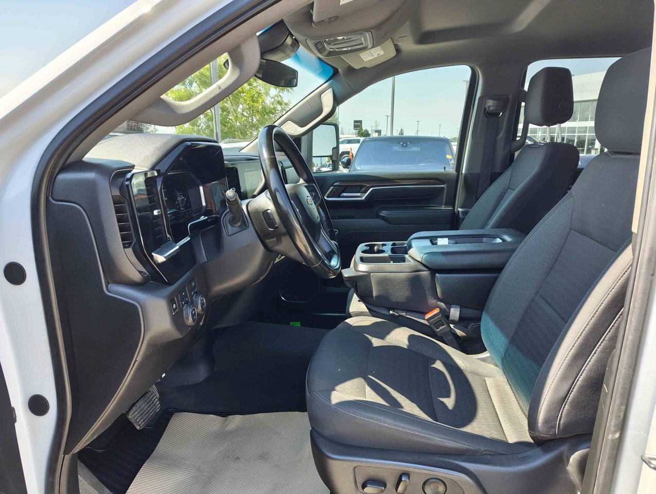 2025 Chevrolet Silverado 3500HD 4WD Crew Cab 159 LT White Sherwood Park - photo #7
