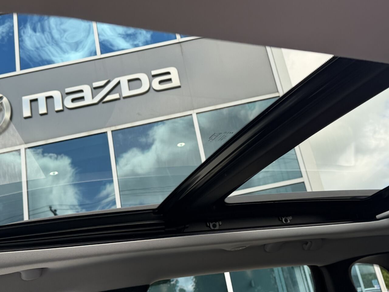 2021 Jeep Cherokee Beige Ste-Marie - photo #9