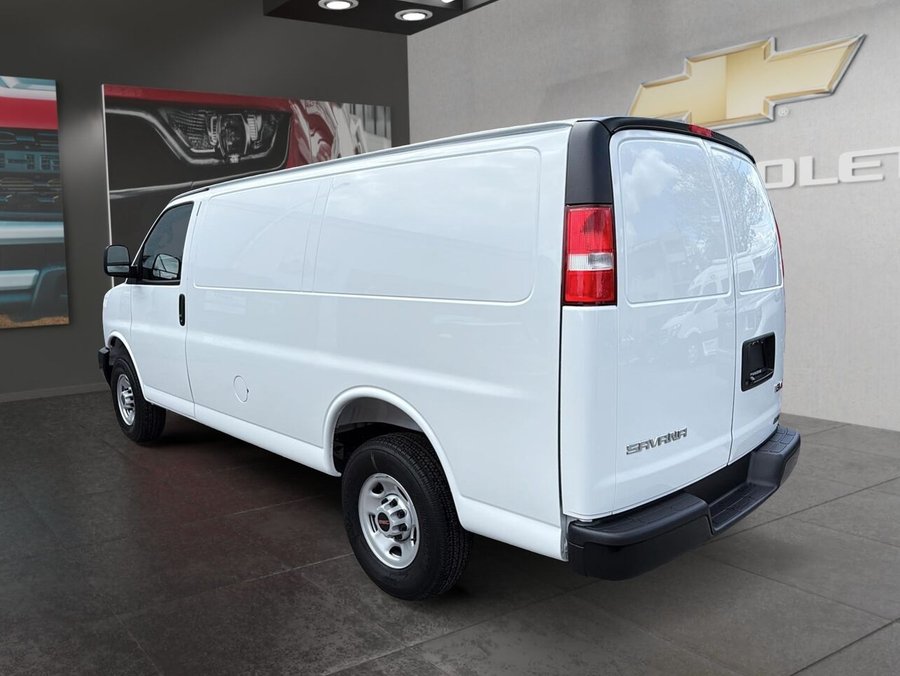 2026 GMC Savana Cargo Van 2026 SUMMIT WHITE