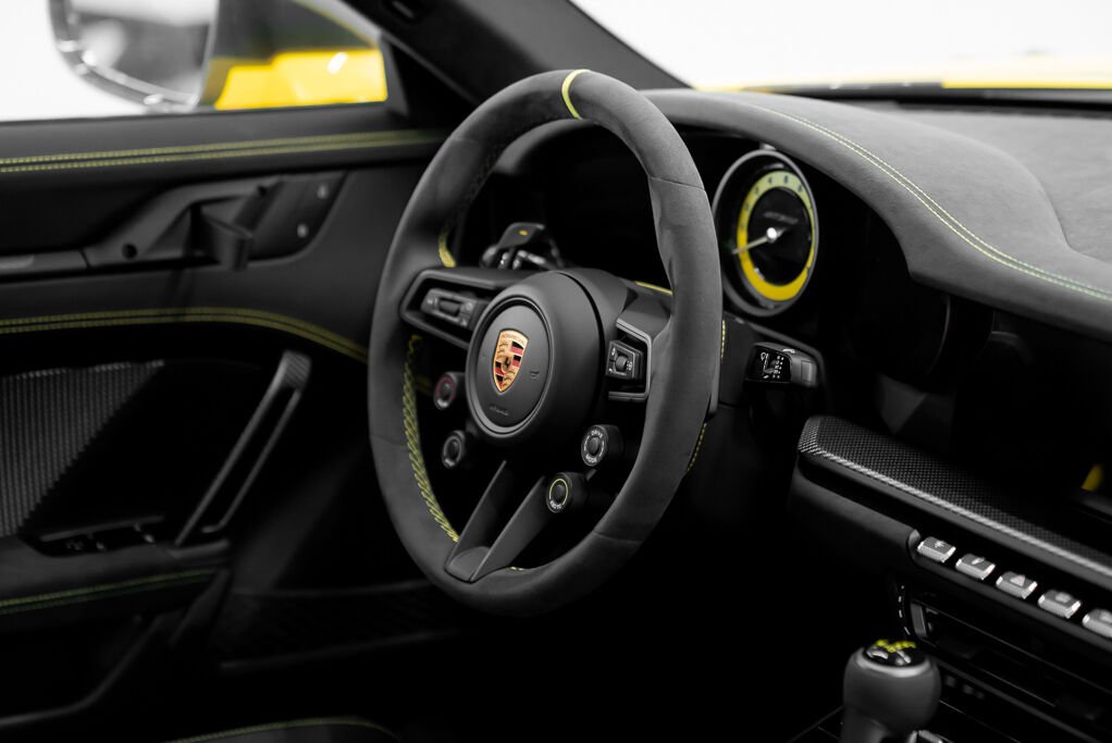 Porsche 911 GT3RS Weissach 2024 Jaune Kirkland - photo #21