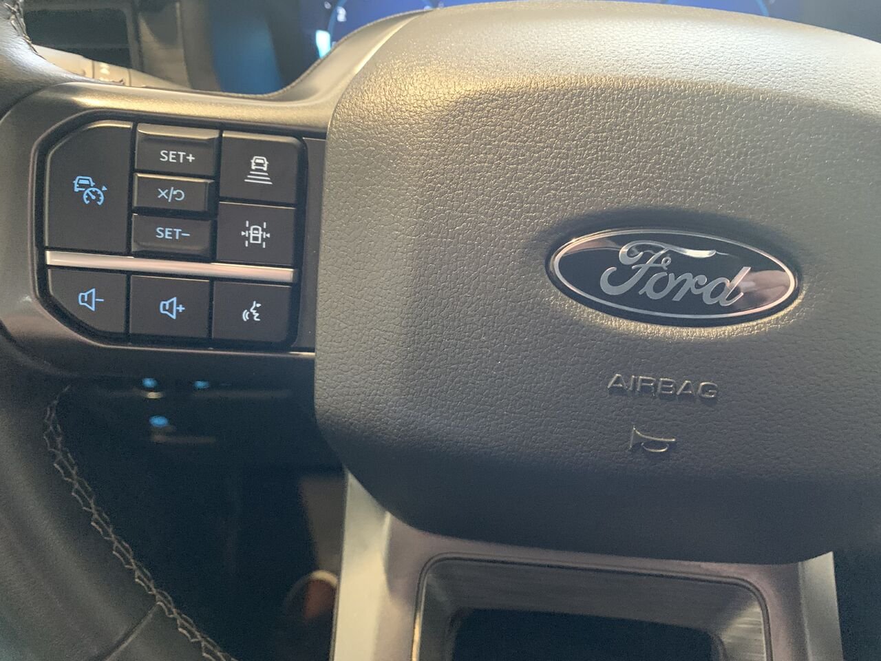 Ford F-150 F150 XLT CREW CAB SHORT BOX 2024 Gris Châteauguay - photo #35