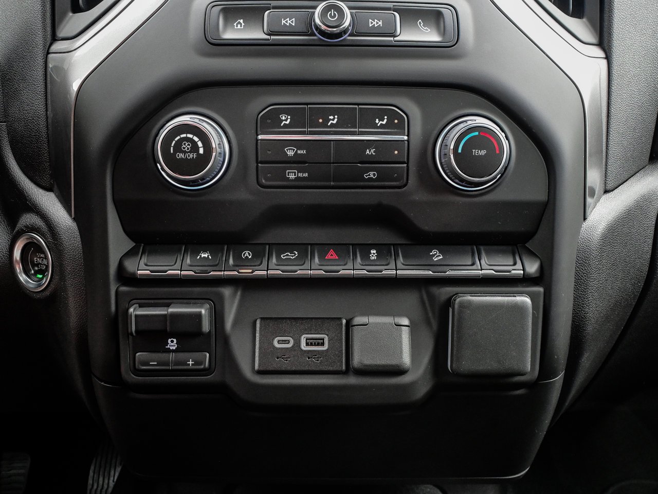 2025 Chevrolet Silverado 1500 4WD Crew Cab 147 Custom Trail Boss Black Sherwood Park - photo #27