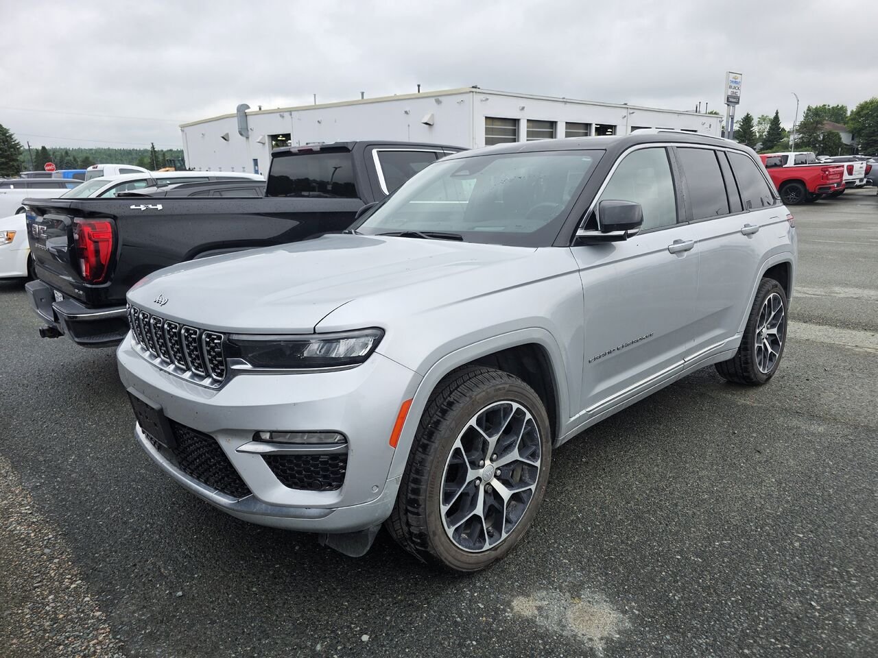 2024 Jeep Grand Cherokee Summit Reserve Grey Rouyn-Noranda - photo #0