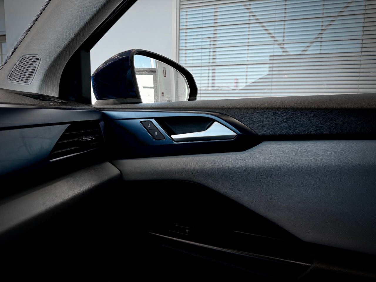 Volkswagen Taos 2023 Bleu Notre-Dame-des-Prairies - photo #29