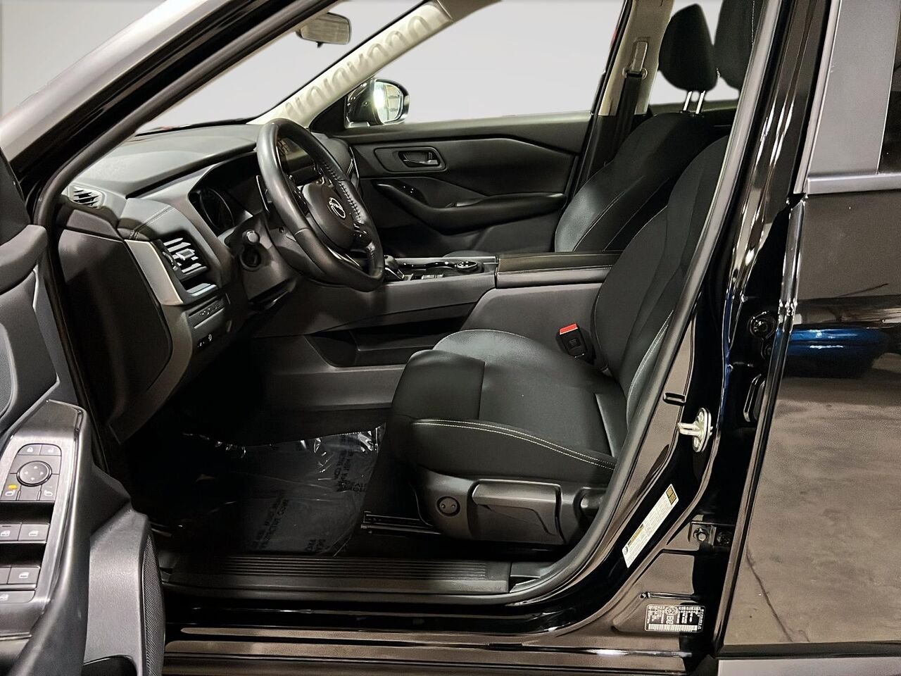 2024 Nissan Rogue S Black Québec - photo #8