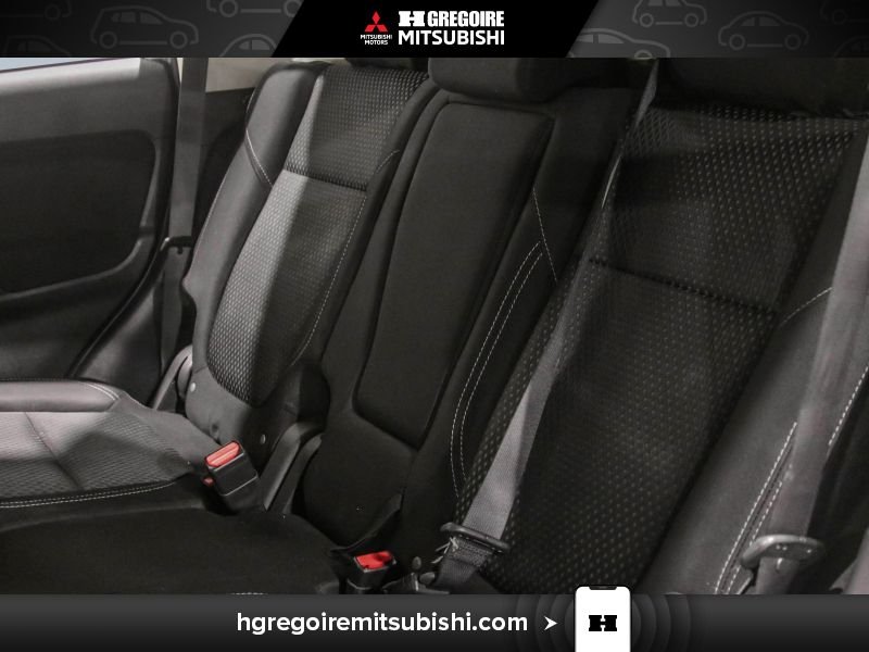 2020 Mitsubishi Outlander Grey Laval - photo #22