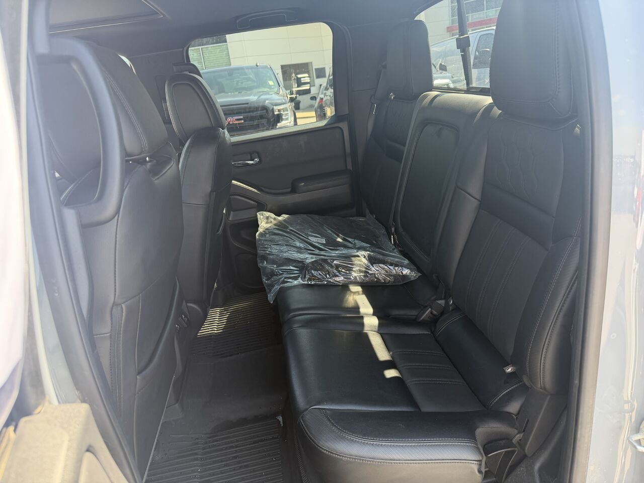 NISSAN FRONTIER PRO-4X SV cabine double caisse longue 4x4 2022 Argent Ottawa & Gatineau - photo #13