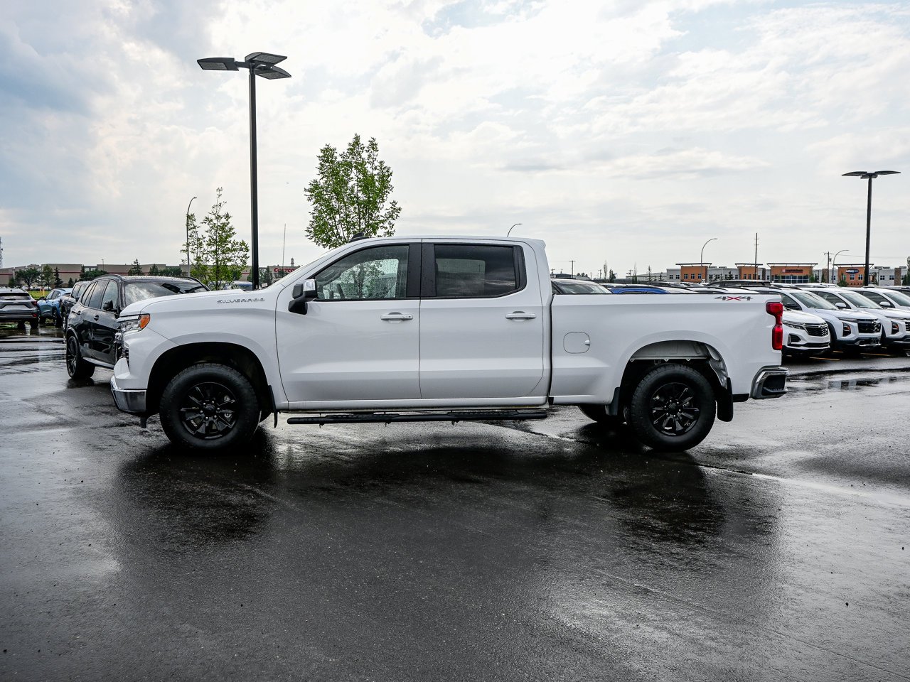 2026 Chevrolet Silverado 1500 4WD Crew Cab 147 LT White Sherwood Park - photo #9