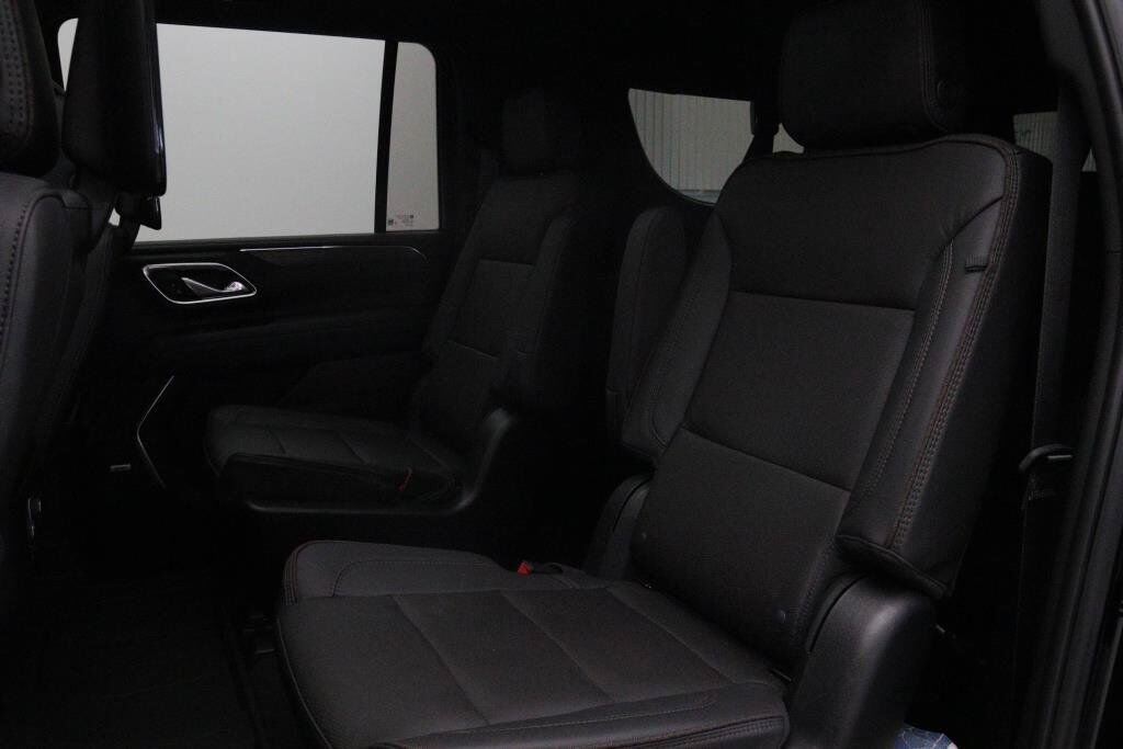 Chevrolet Suburban NIV 1GNSKGKT4PR480429 2023 Noir Baie-Comeau - photo #17