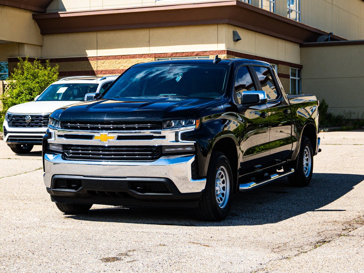 2022 Chevrolet Silverado 1500 LTD 4WD Crew Cab 147 LT Black Sherwood Park - photo #3