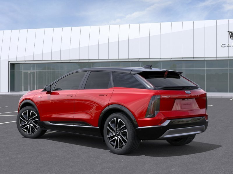 CADILLAC OPTIQ Sport haut de gamme 4 portes 2027 Teinte rouge éclatant Sherbrooke - photo #2