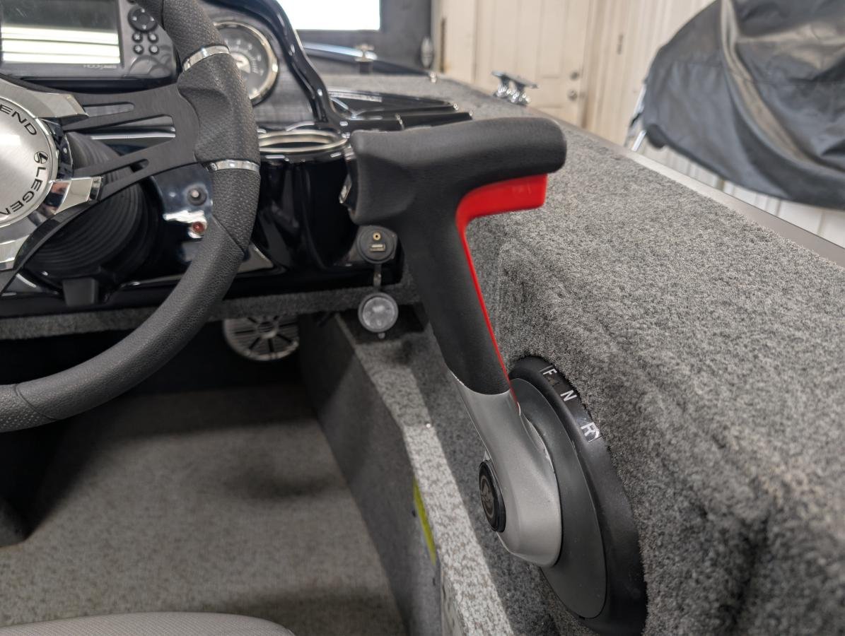LEGEND 16 XTR SC SP 16 PIEDS 90HP 2022 Gris Saint-Hyacinthe - photo #10