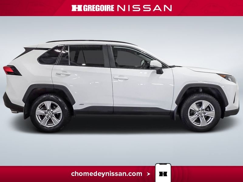 2022 Toyota Rav 4 White Laval - photo #10