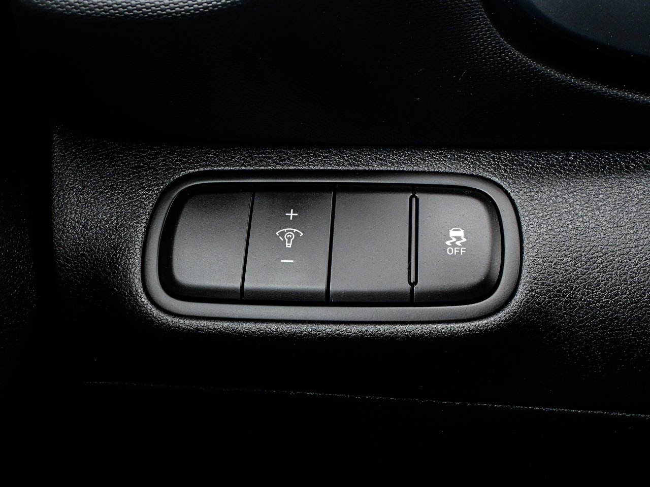 2025 Hyundai Venue Ultimate IVT w/Black Interior Grey Sherwood Park - photo #18