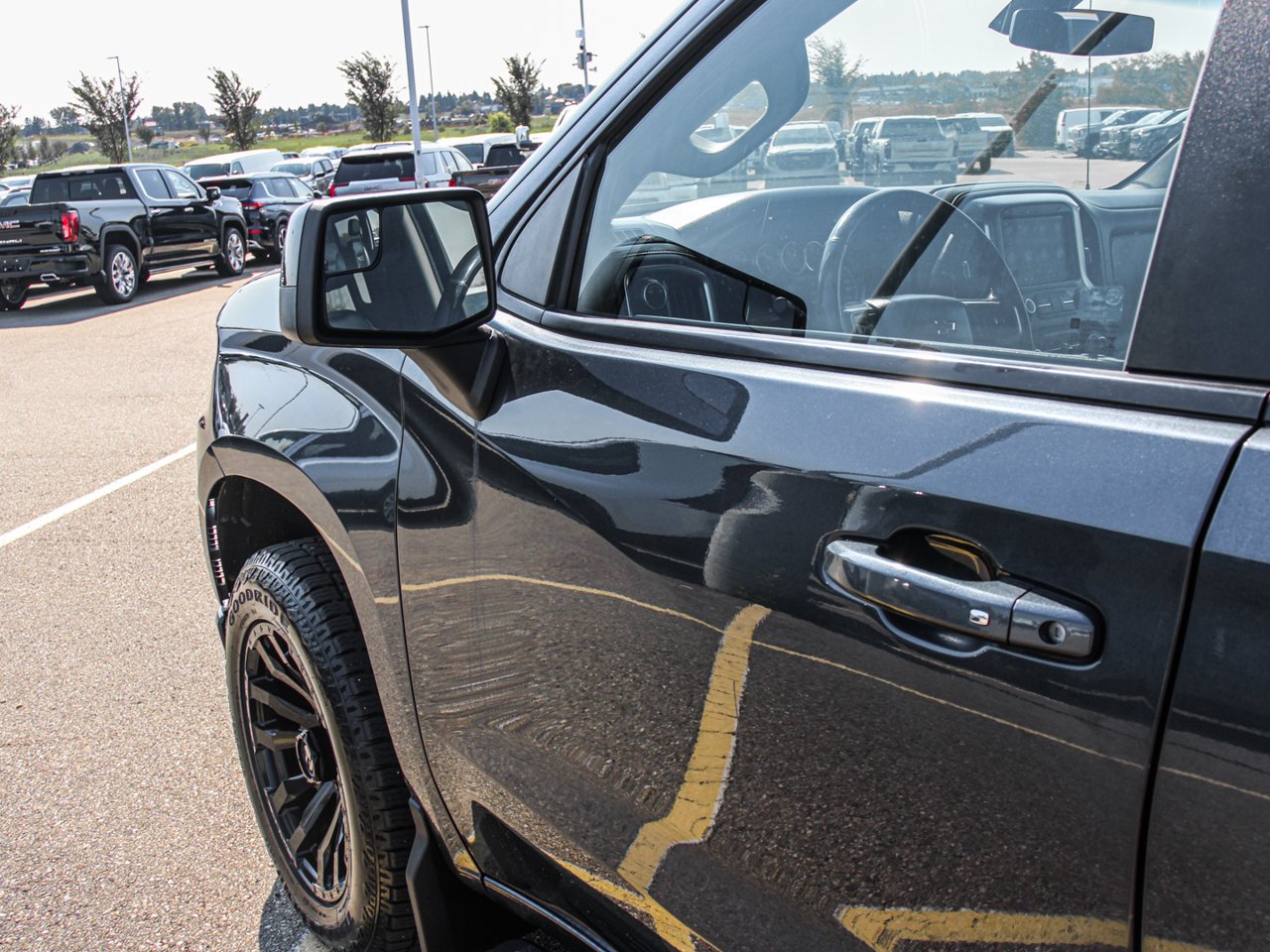 2019 Chevrolet Silverado 1500 4WD Crew Cab 147 RST Grey Sherwood Park - photo #12