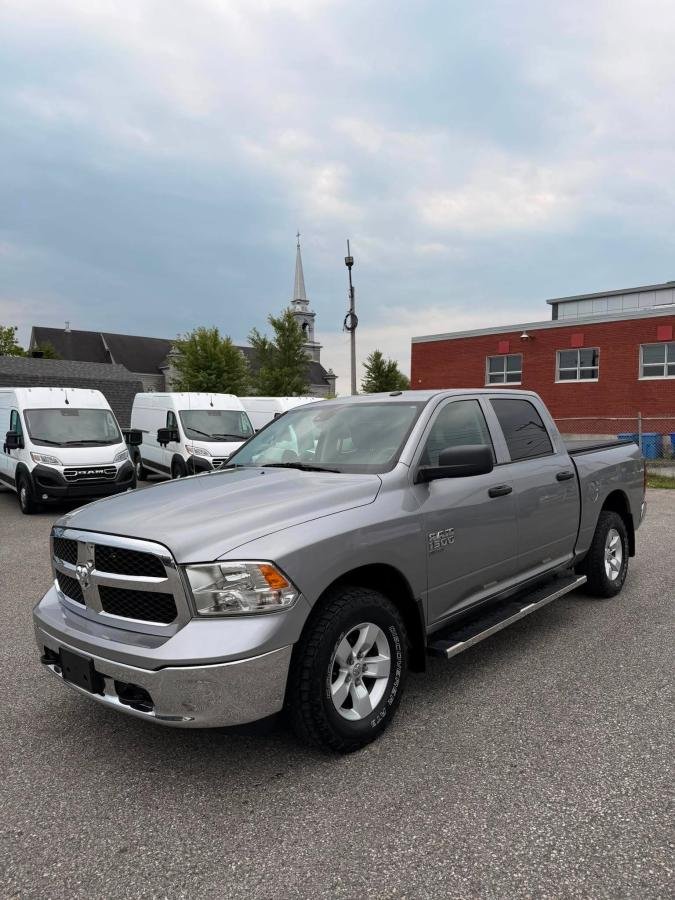 RAM 1500 Classic 2022 Gris Lac Mégantic - photo #0