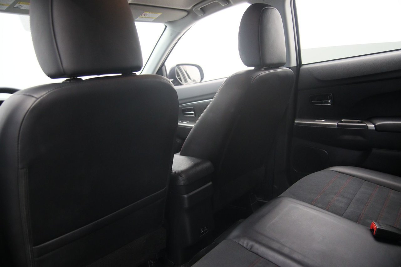 2024 Mitsubishi RVR VIN JA4AJVAW6RU608056 Black Chicoutimi - photo #8