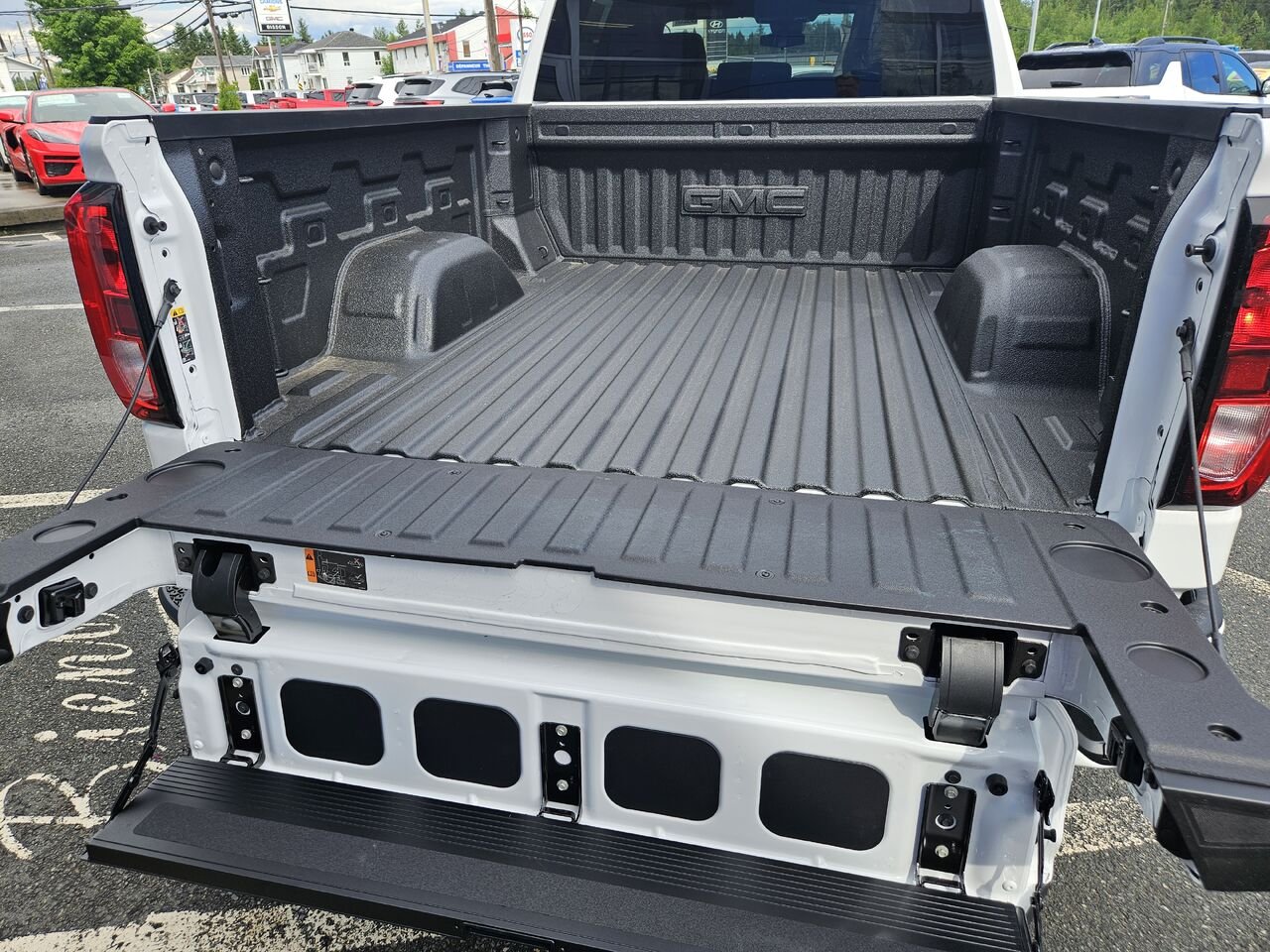 2026 GMC Sierra 1500 Elevation cabine multiplace 4RM 157 po Summit White Thetford Mines - photo #8