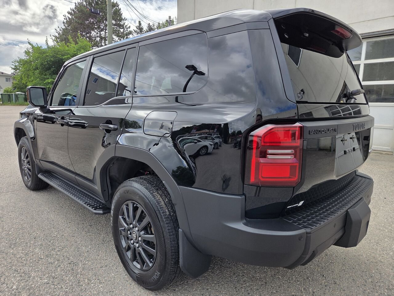 2025 Toyota LAND CRUISER Black Rouyn-Noranda - photo #8