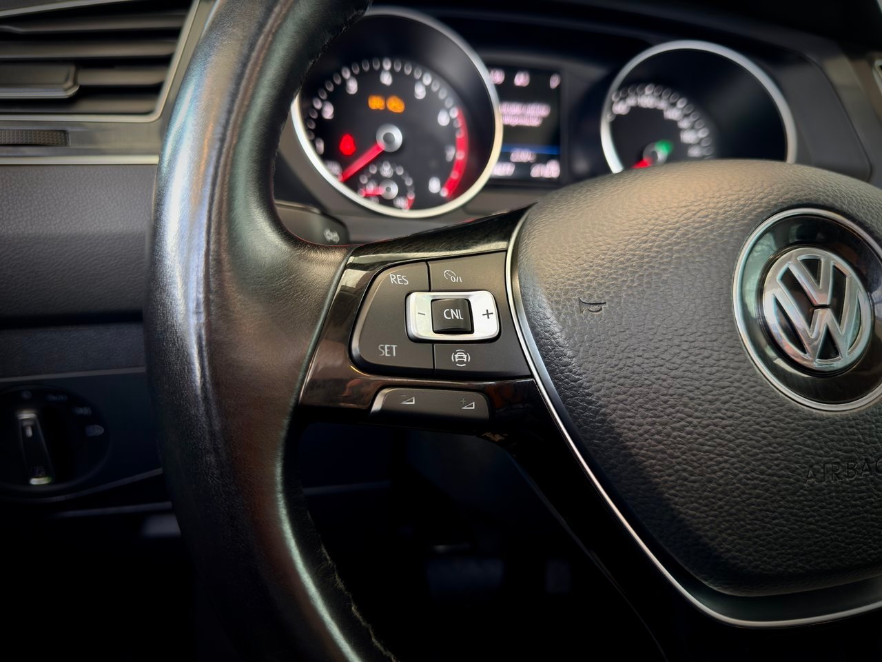 Volkswagen Tiguan 2019 Orange Notre-Dame-des-Prairies - photo #24