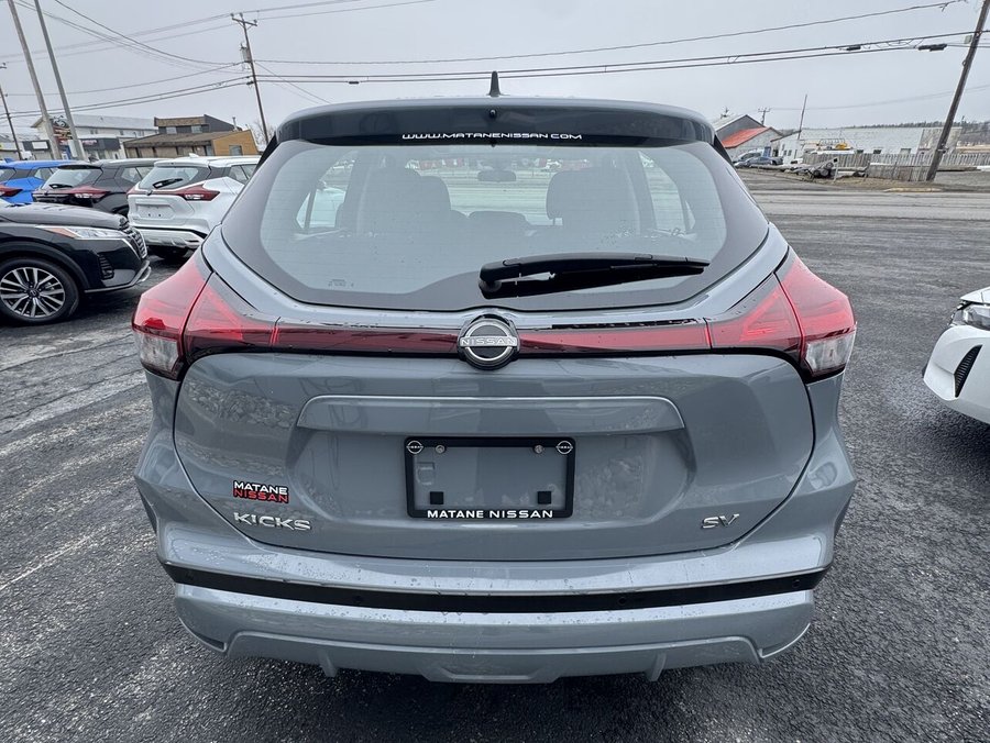 2024 Nissan Kicks Play 2024 Grey
