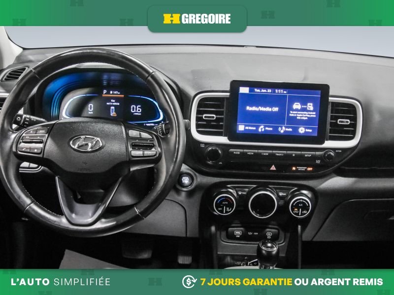 2024 Hyundai Venue Silver Laval - photo #17