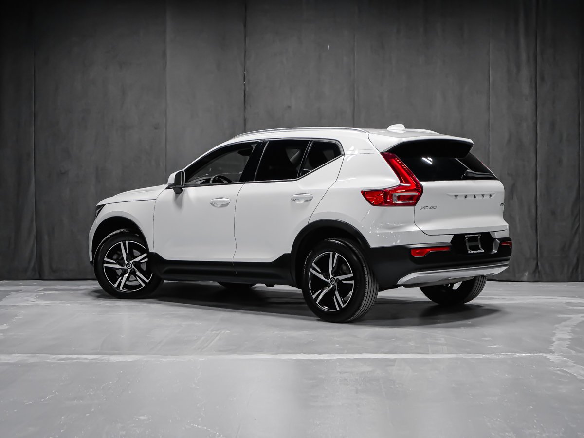 Volvo XC40 B5 CORE CONVENIENCE CLIMATE 2023 Blanc Montréal - photo #3