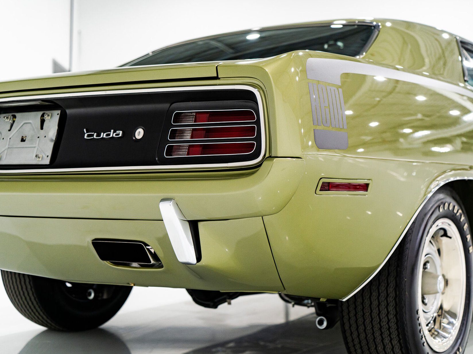 1970 Plymouth HEMI Cuda 1 de 3 Exemplaires Utilisés par la Division Course de Chrysler France **PRIX EN USD** Green Montreal - photo #40