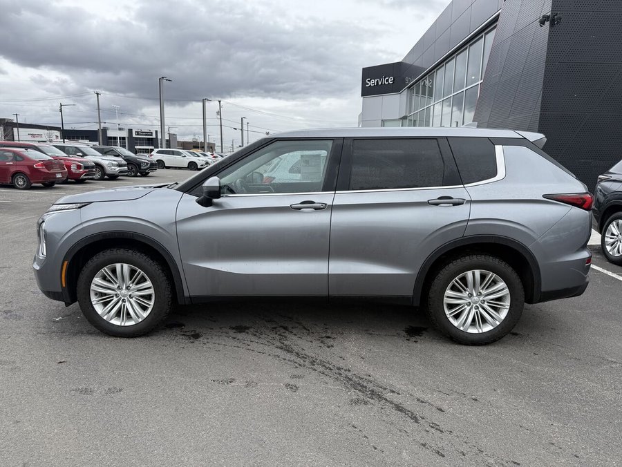 2024 Mitsubishi Outlander ES S-AWC, Sièges chauffants, 7 passagers Grey